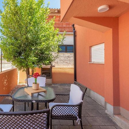Cozy Home In Vrsi With Wifi Εξωτερικό φωτογραφία
