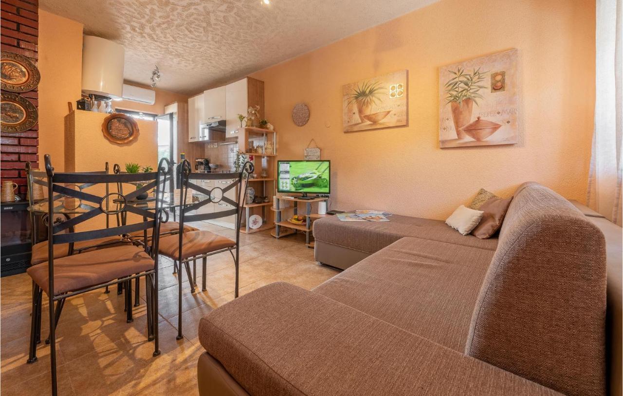 Cozy Home In Vrsi With Wifi Εξωτερικό φωτογραφία