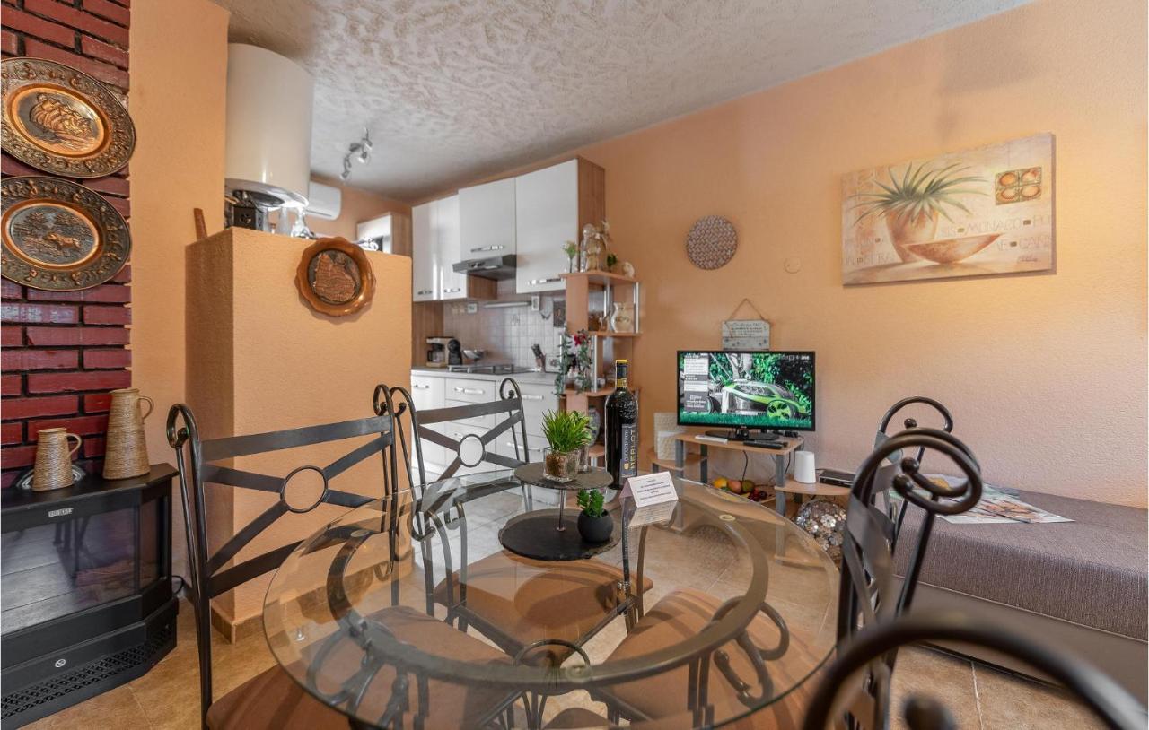 Cozy Home In Vrsi With Wifi Εξωτερικό φωτογραφία