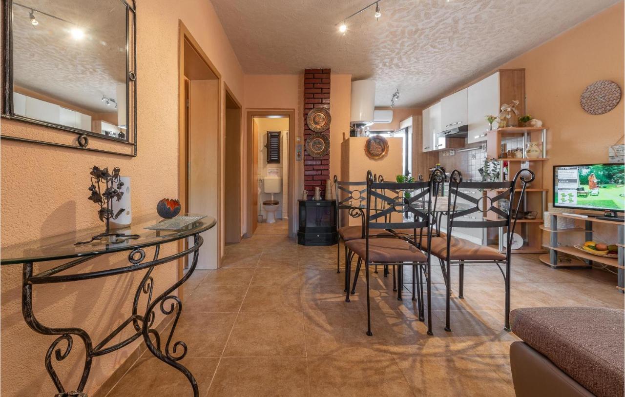 Cozy Home In Vrsi With Wifi Εξωτερικό φωτογραφία