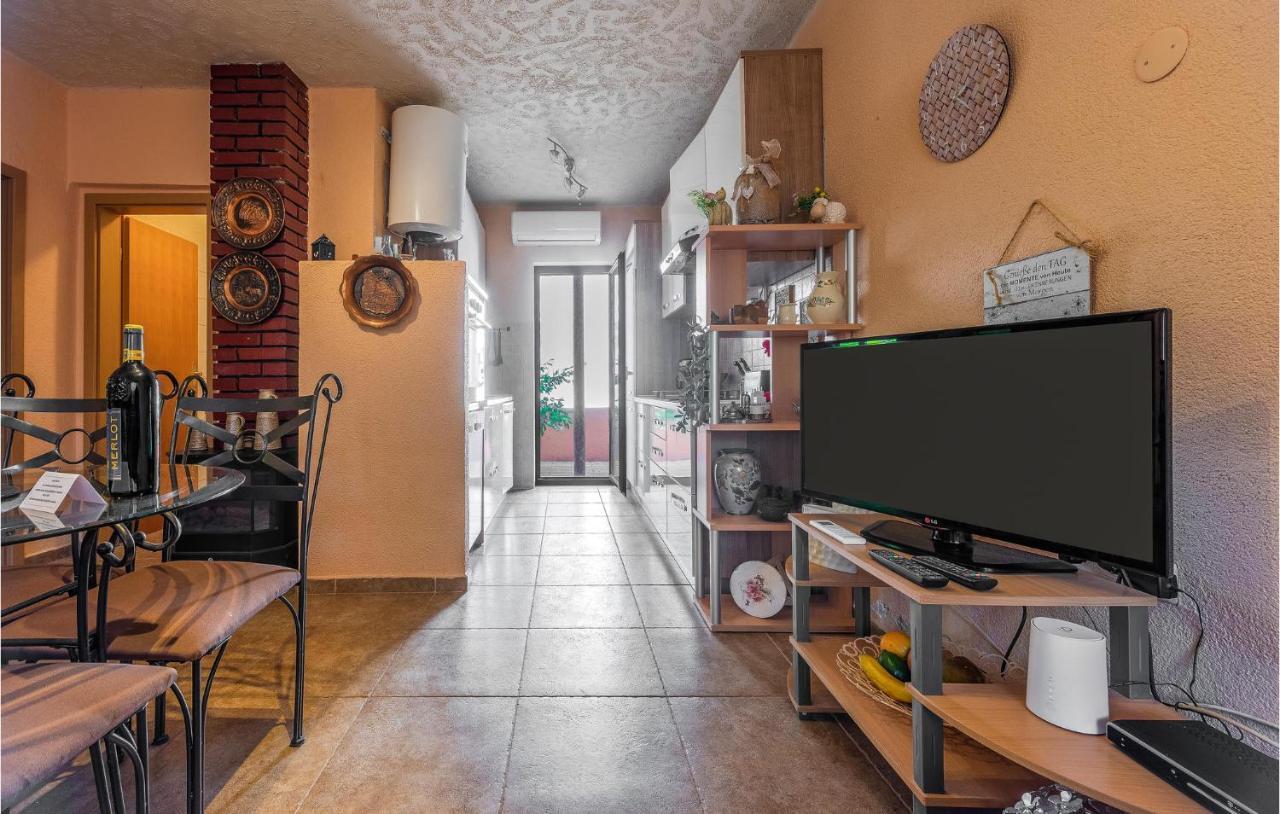 Cozy Home In Vrsi With Wifi Εξωτερικό φωτογραφία