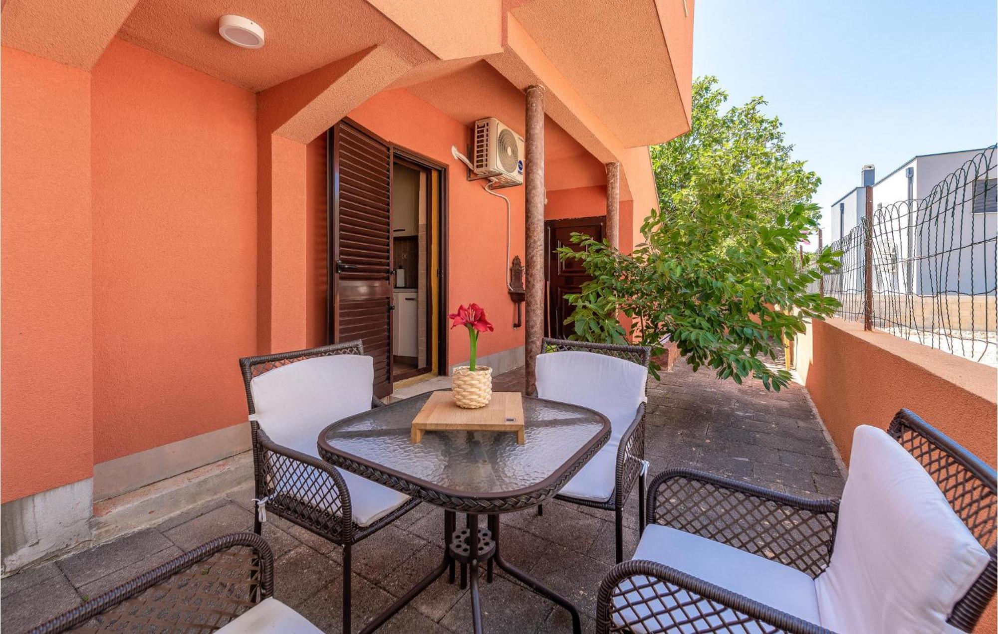 Cozy Home In Vrsi With Wifi Εξωτερικό φωτογραφία